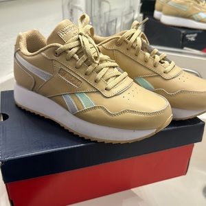 Reebok Classics. Pre-loved.